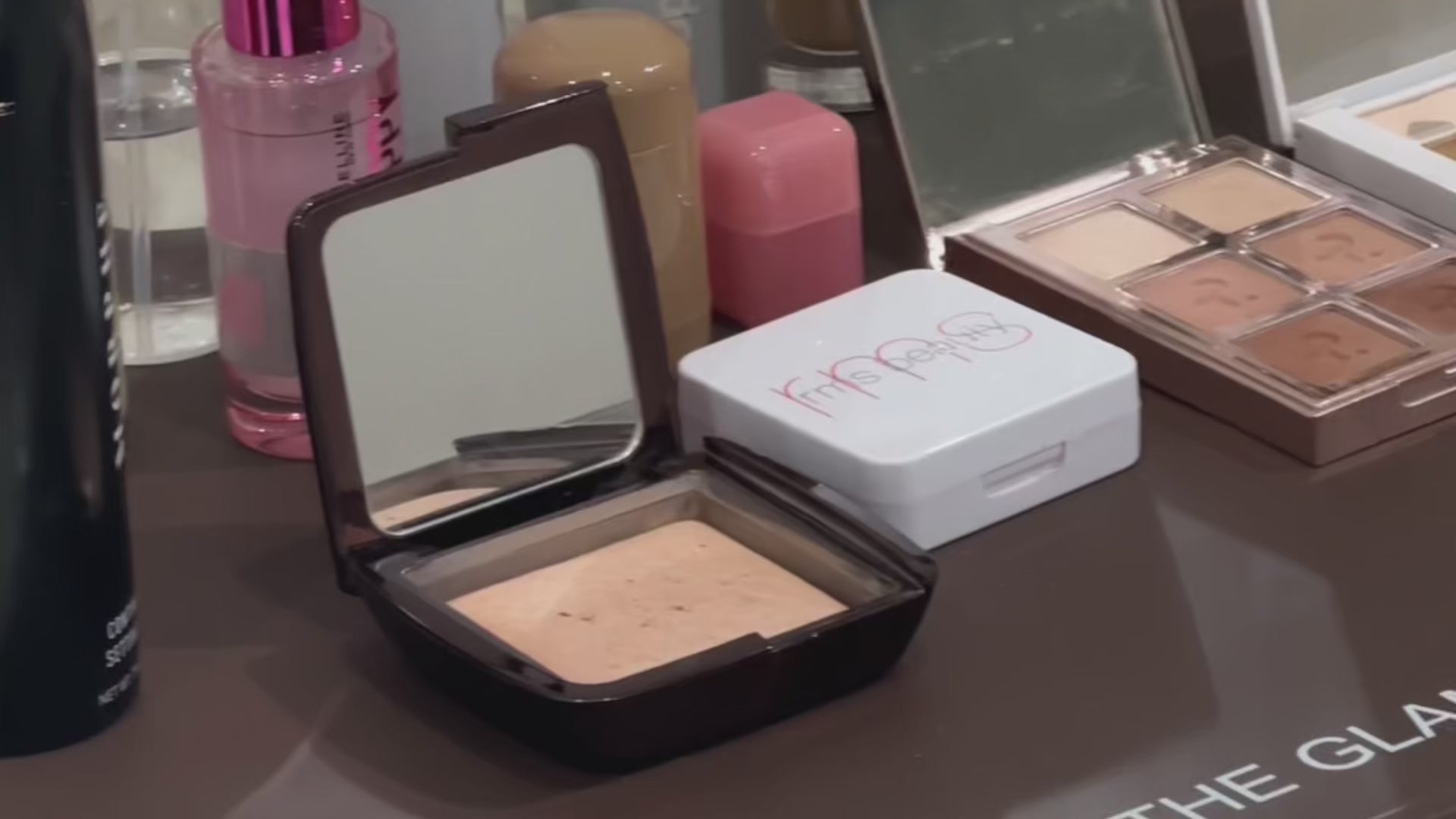 Load video: How to Clean The Glam Mat